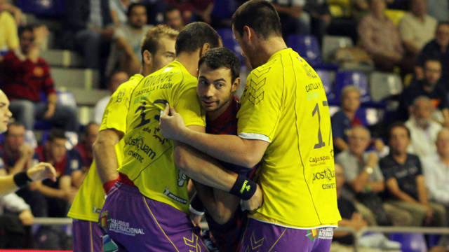 FC Barcelona Intersport - CR Valladolid (32-23) / PHOTO: ÀLEX CAPARRÓS-FCB