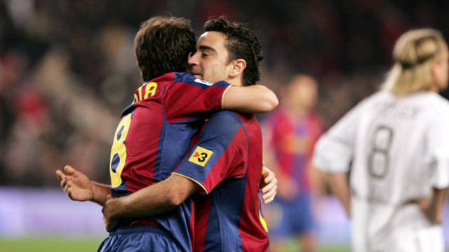 Xavi y Iniesta, después de eliminar al Sevilla en 2008. FOTO: MIGUEL RUIZ-FCB.