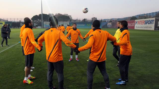 Rotllana de l'equip durant l'entrenament / FOTO: MIGUEL RUIZ - FCB
