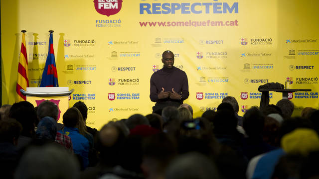 2012-02-07_CHARLA_LILIAN_THURAM_CAMPAN_A_SOM_EL_QUE_RESPECTEM_037.v1328639722.jpg