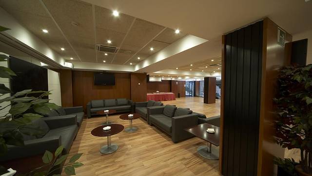Sala Avantllotja Lateral