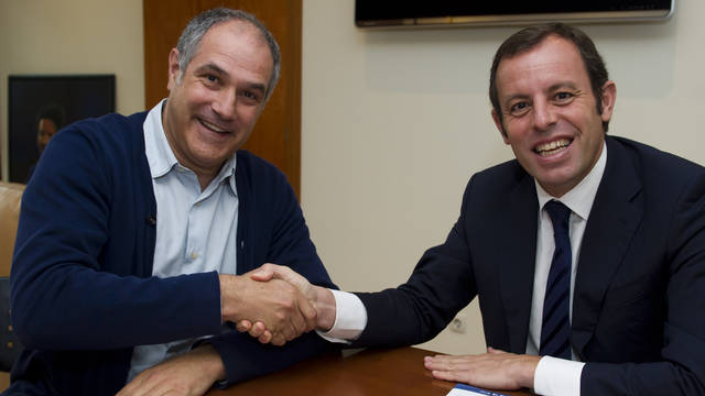 Andoni Zubizarreta and Sandro Rosell / PHOTO: ÀLEX CAPARRÓS - FCB