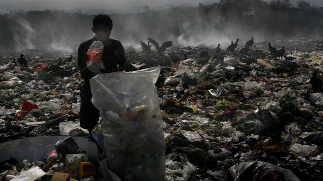El projecte pretén oferir eines perquè tothom s'impliqui en l'eradicació de la pobresa extrema al món. FOTO: KIM MANRESA