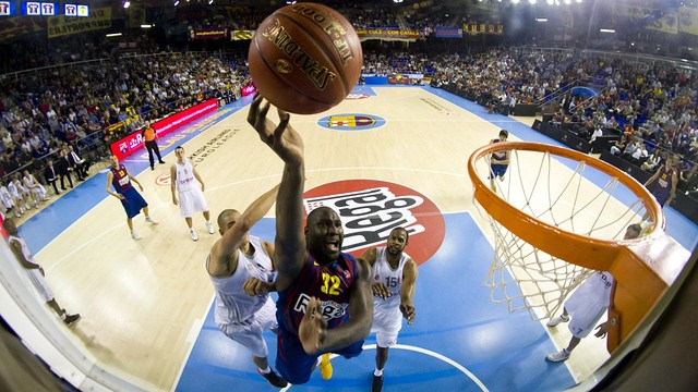 Jawai, contra el Brose Baskets. FOTO: ÀLEX CAPARRÓS-FCB.