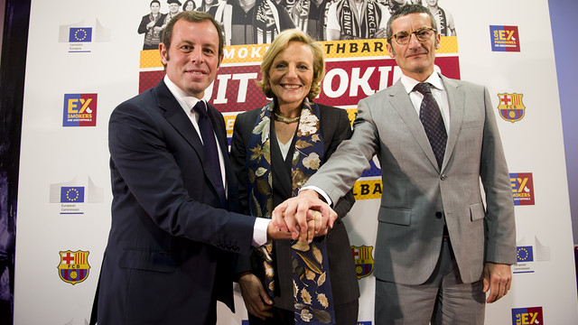 Sandro Rosell, Paola Testori i Jordi Monés, en la presentació ‘Deixa de fumar amb el Barça’. FOTO: ÀLEX CAPARRÓS-FCB.