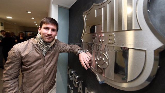 2013-02-07 RENOVACION MESSI 44-Optimized