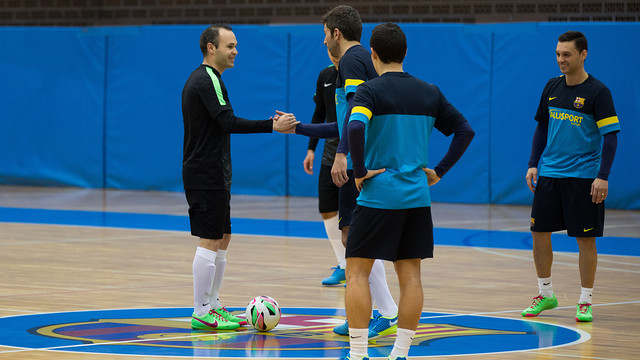 Iniesta and Torras in a futsal training session | PHOTO: GERMÁN PARGA - FCB