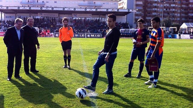 Thiago made the kick-off of honour / PHOTO: micfootball.com