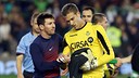 Messi and Adrián / PHOTO: MIGUEL RUIZ-FCB