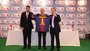 Mohamed Ismail, Antoni Rossich y Sam Kim, durante el acuerdo.