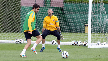 Valdés i Cesc, durant l'entrenament d'aquest dissabte / FOTO: MIGUEL RUIZ-FCB
