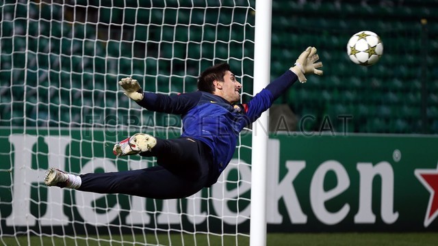 http://media3.fcbarcelona.com/media/asset_publics/resources/000/056/403/size_640x360/aturades_9_.v1370957276.JPG