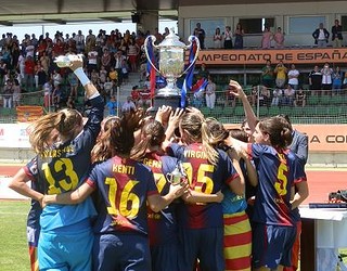 Les jugadores del femení celebren el títol de la Copa / FOTO: RFEF