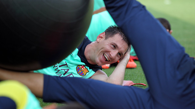 Messi, sonriendo durante el entrenamiento / FOTO: MIGUEL RUIZ-FCB