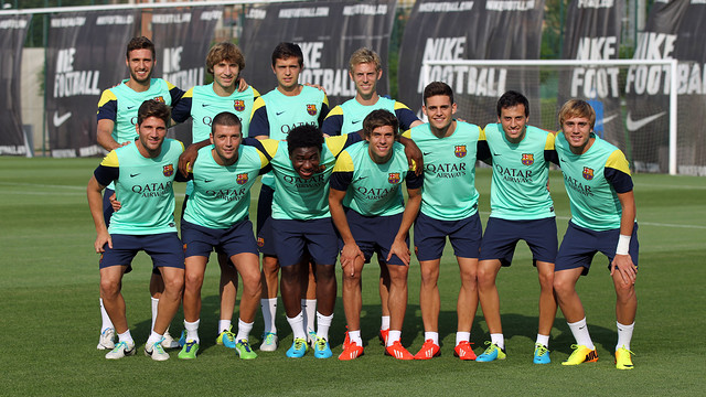 Los 11 jugadores del filial que entrenan con el primer equipo / FOTO: MIGUEL RUIZ - FCB