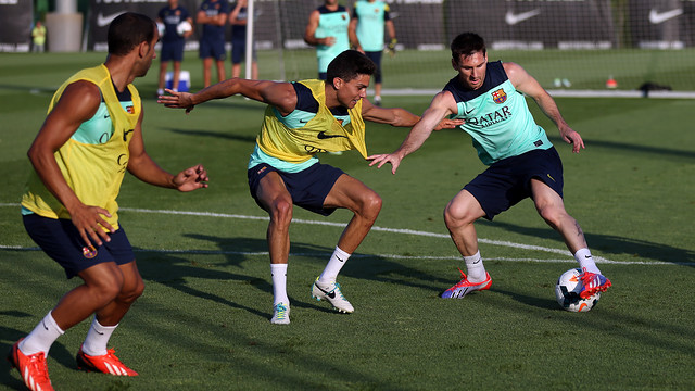 Leo Messi and Marc Bartra / PHOTO: MIGUEL RUIZ - FCB