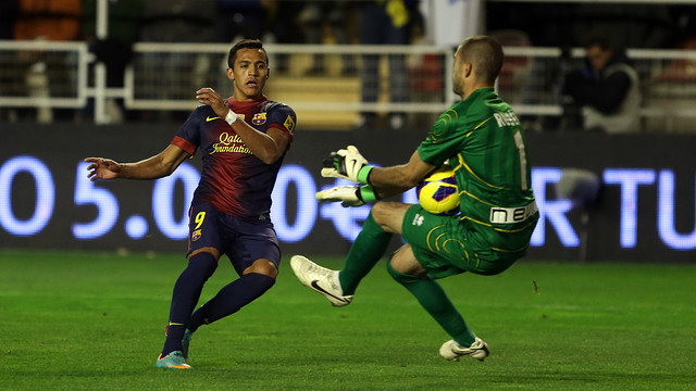 Alexis taking on Rubén in last season's meeting / PHOTO: MIGUEL RUIZ-FCB