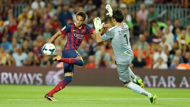 Neymar face à Bravo / Photo Miguel Ruiz