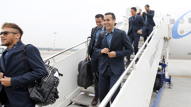 Pedro after landing in. PHOTO: MIGUEL RUIZ - FCB