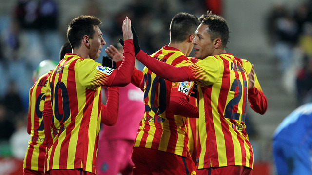 Messi celebra el 0-1 a Getafe amb Adriano. FOTO: MIGUEL RUIZ-FCB.