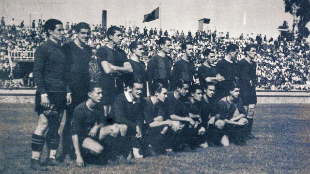 FC BARCELONA, MÁS QUE UN CLUB, 4 - Página 20 LES_CORTS_-_29-6-1939_EQUIP_BLAUGRANA.v1403805948