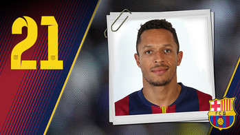 Adriano Potret Adriano Correia Claro. Nomor punggung 21