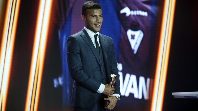 Rafinha Alcántara was named Best Breakthrough Player for the 2013/14 Liga season / PHOTO: MIGUEL RUIZ - FCB