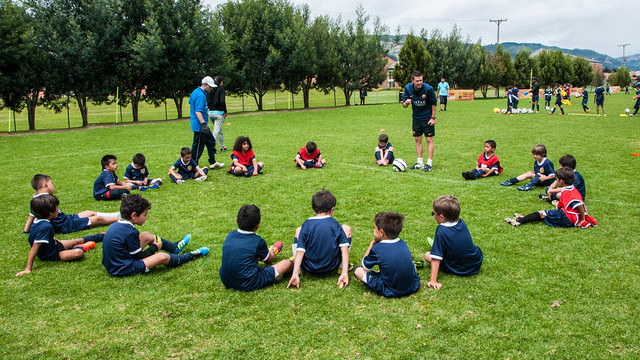 مدرسة نادي برشلونة FCBESCOLA Fcb_clinic_portada.v1416503582