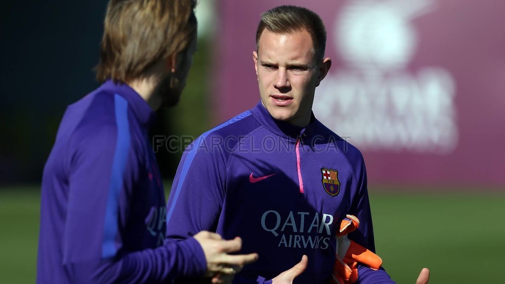 تدريبات برشلونة تشهد غياب ألبا 2015-02-22_ENTRENO_27-Optimized.v1424608541