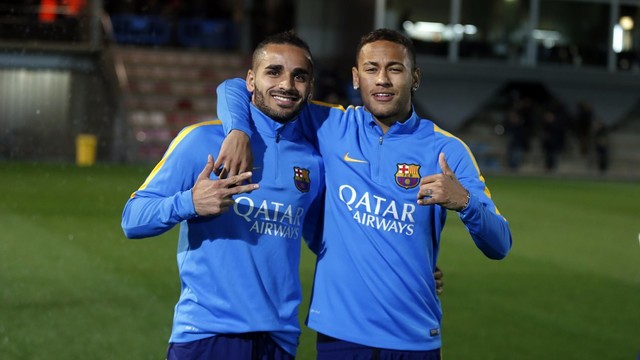 Douglas and Neymar during training on Fridday / MIGUEL RUIZ - FCB